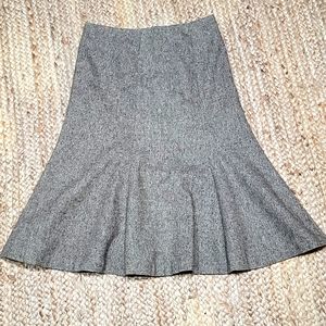 Fully lined wool skirt